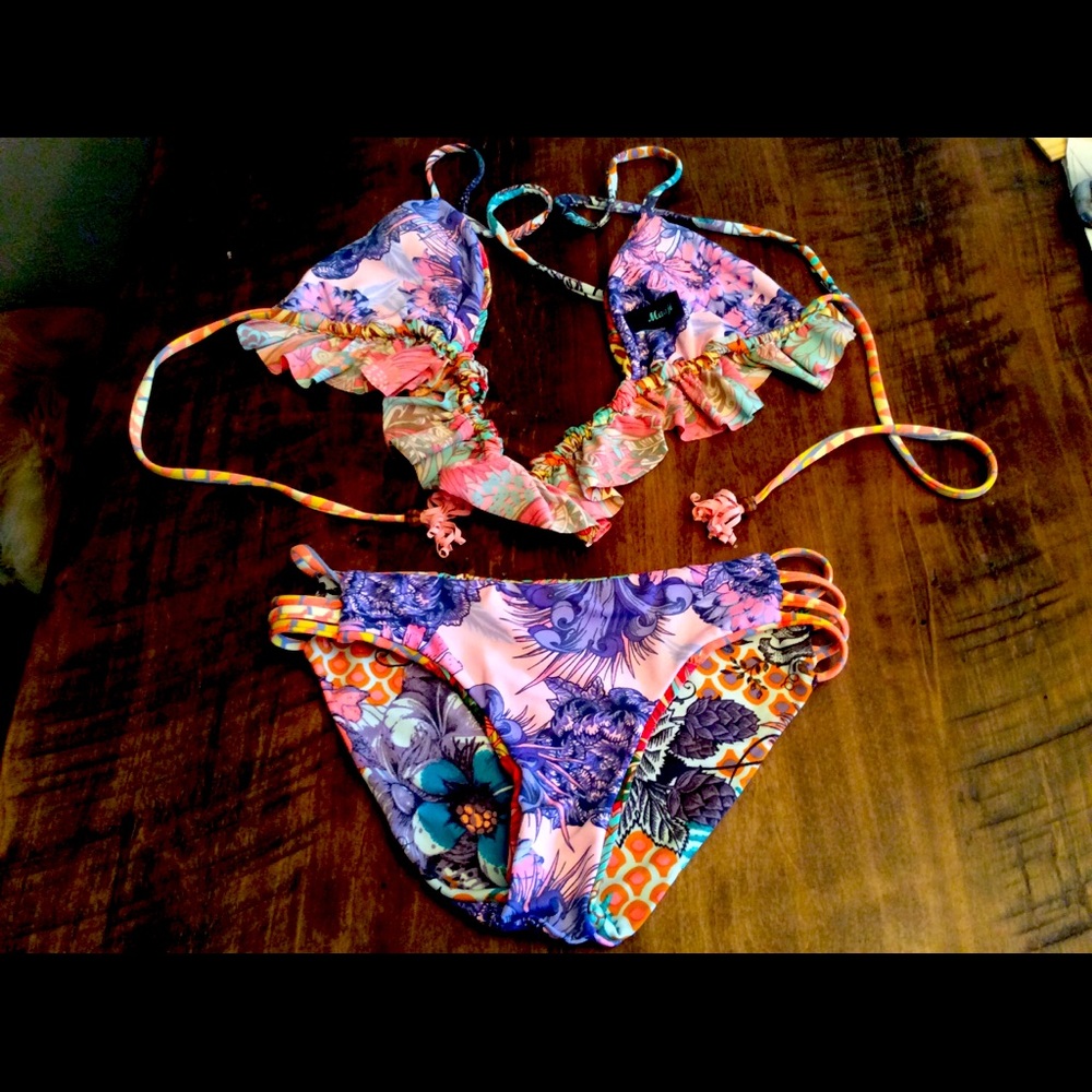 Maaji size 12 reversible swimsuit